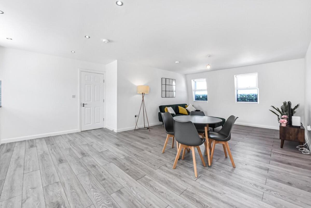 Cosy 3br Urban Oasis In Apartment *
